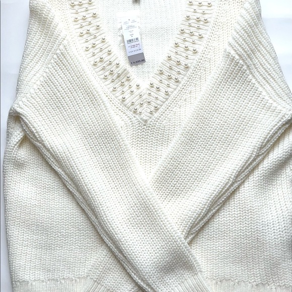 ❤️NWT.WHBM Cream V Neck Wool Sweater w. Pearls. SMALL. - Picture 7 of 12